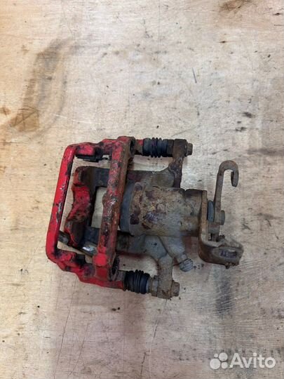 Суппорт тормозной задний правый Chevrolet Cruze