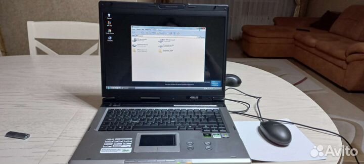 Ноутбук asus
