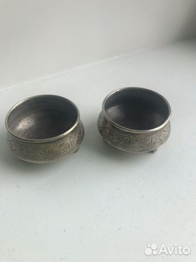 Серебряная солонка