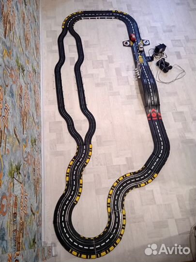 Гоночный автотрек с машинками