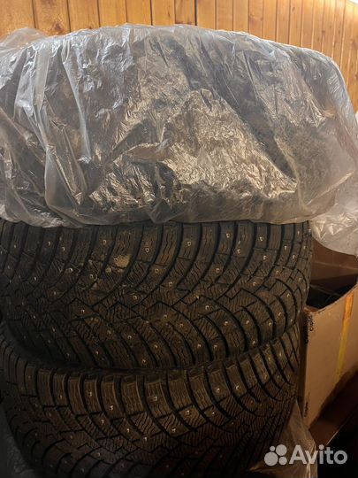 Pirelli P Zero Nero M+S 235/45 R18