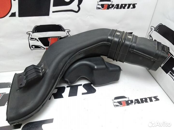 Воздухозаборник Mitsubishi Outlander XL