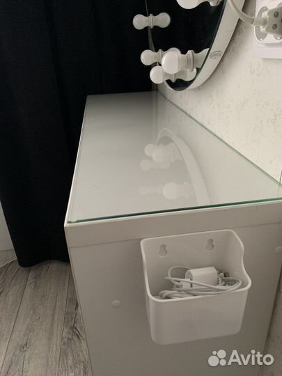 Гримерное зеркало + туалетный столик