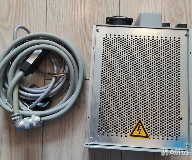 Блок питания к молекулярному насосу