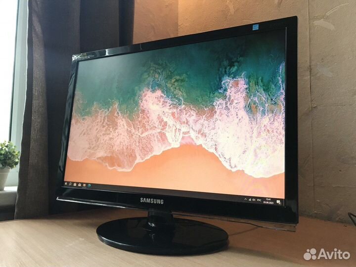 Монитор 24 дюйма, отклик 2мс, Samsung