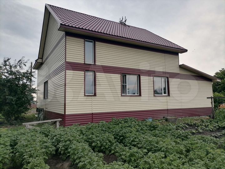 Коттедж 180 м² на участке 9 сот.