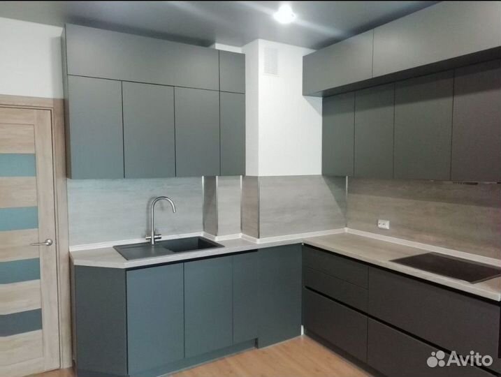 Кухня на заказ без ручек до потолка