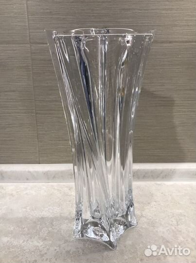 Ваза Bohemia 33см