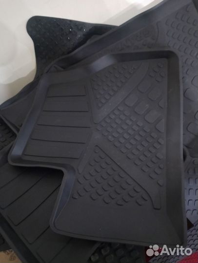 Автомобильные коврики резиновые