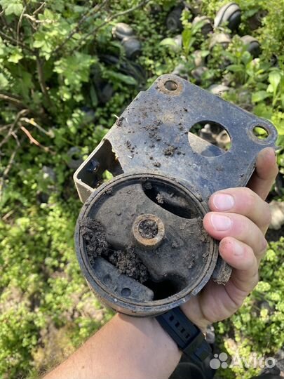 Ниссан Прессаж TU31 опора двс