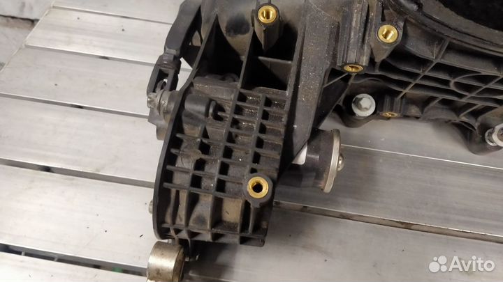 Коллектор впускной Mercedes Benz