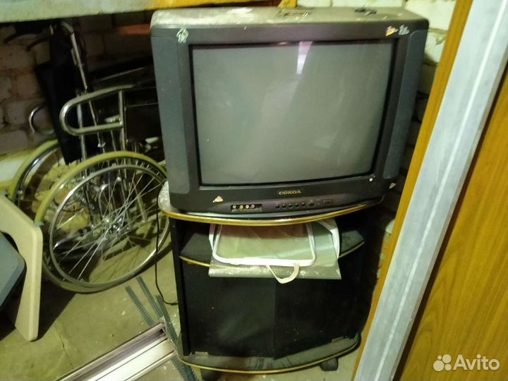 Телевизор бу не включается