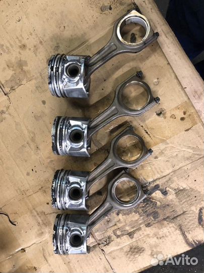 Ford Fusion комплект шатунов с поршнями