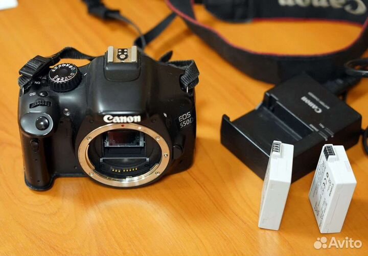 Canon 550d + Canon EF-S 18-55mm