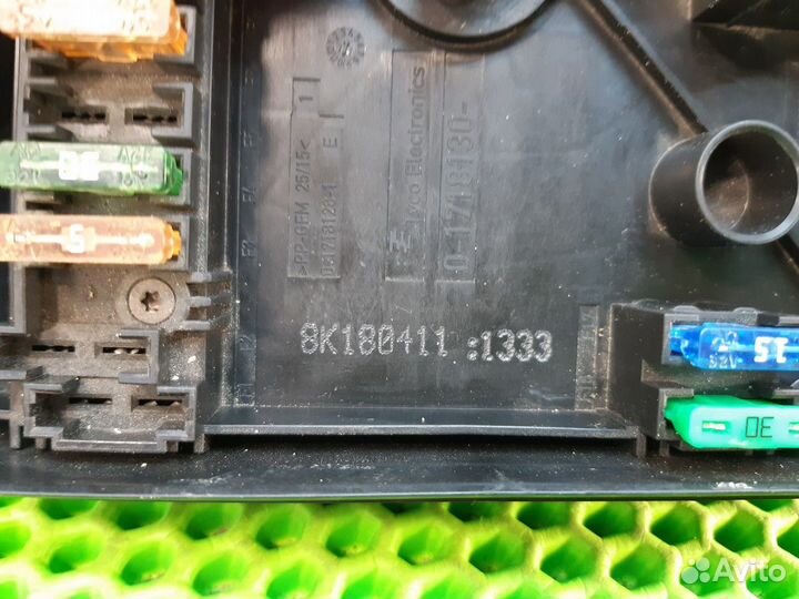 Блок предохранителей подкапотный Volkswagen Tiguan