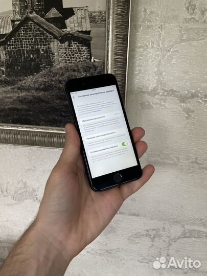 iPhone 8, 64 ГБ