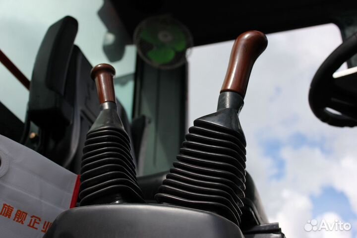 Фронтальный погрузчик Redstar 3000GTS, 2023