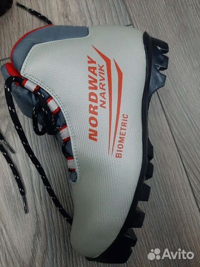 Лыжные ботинки 34размер