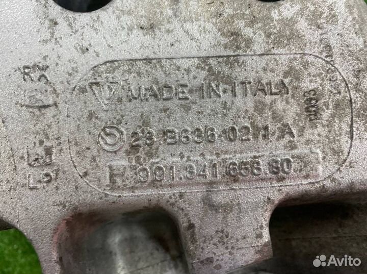 Поворотный кулак передний правый Porsche 911 991