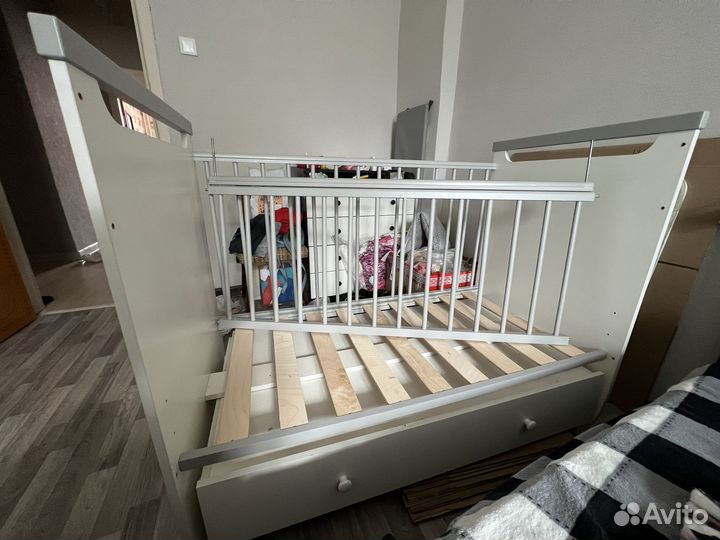 Детская кроватка