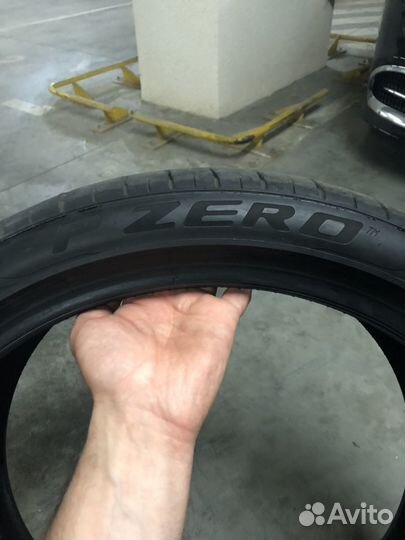 Pirelli P Zero 275/35 R21