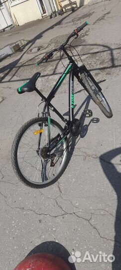 Продам велосипед 26 размер почтей новый