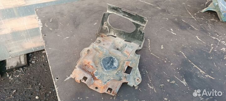 Площадка аккумулятора Пежо 307