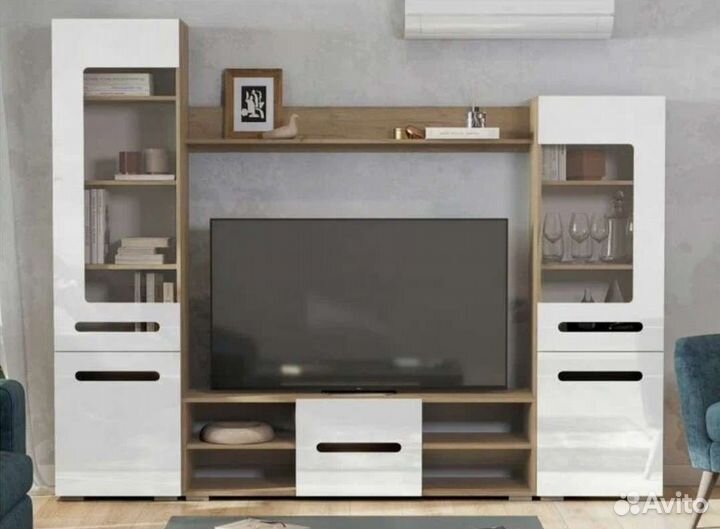 Стенка горка в гостиную новая