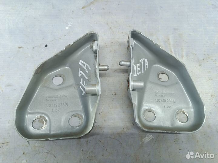 Кронштейн торпедо Volkswagen Jetta