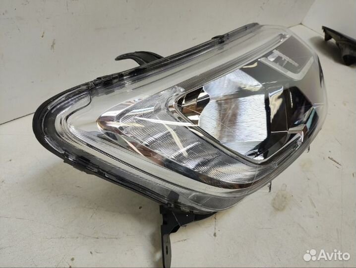 Фара правая Renault Logan 2 2018