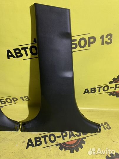 Накладка обшивка средней стойки нижняя Киа Рио 3