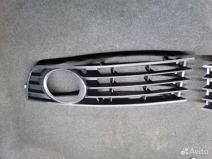 Решетка противотуманок audi А4 B6
