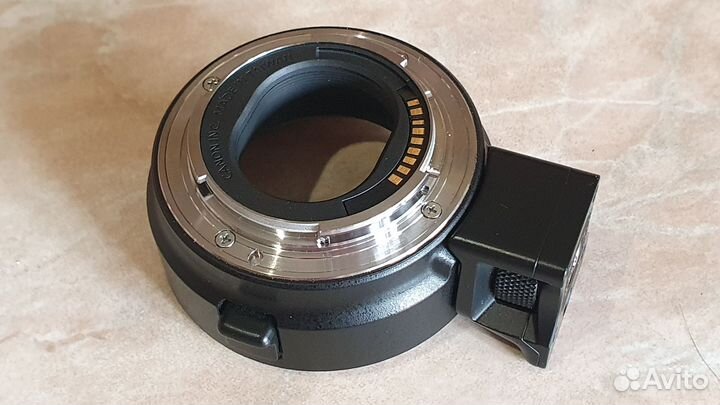 Адаптер Canon Mount Adapter EF-EOS M
