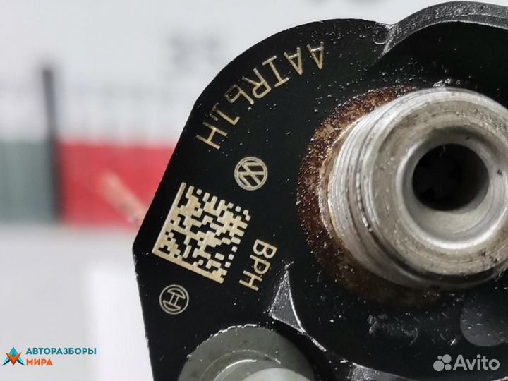 Форсунка Volkswagen Golf 5 2009 03L130277