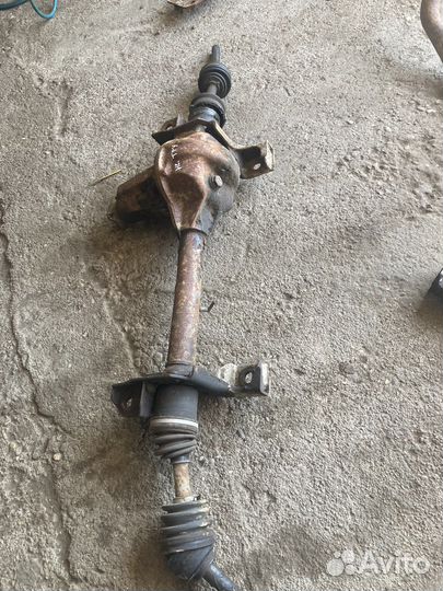 Передний мост Исузу trooper 87 год 2.3