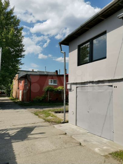 Гараж, > 30 м²