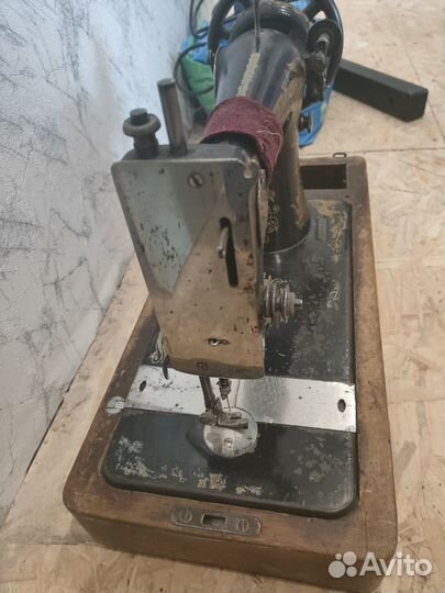 Швейная машинка 