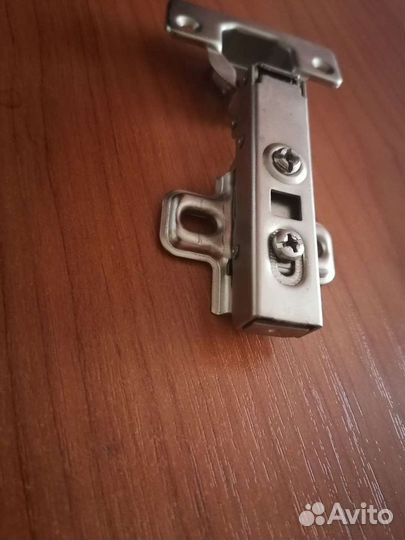 Петля мебельная с доводчиком
