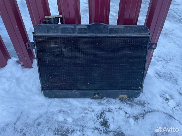 Продам Радиатор охлаждения
