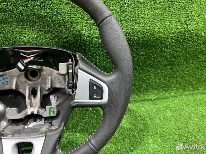 Руль Renault Megane хэтчбек 1 2012