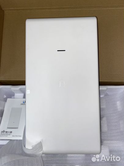 Точка доступа Ubiquiti UniFi UAP-AC-M-PRO