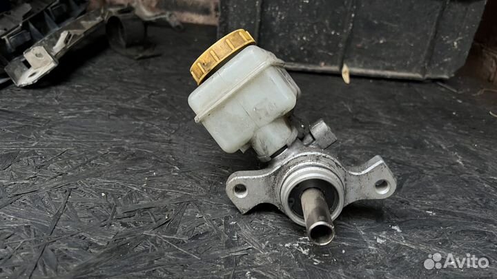 Главный тормозной цилиндр subaru