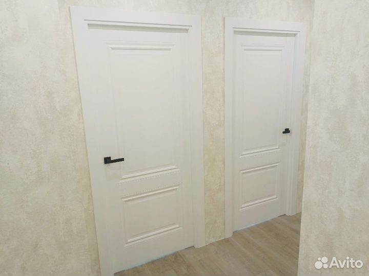 Классические белые двери из экошпона