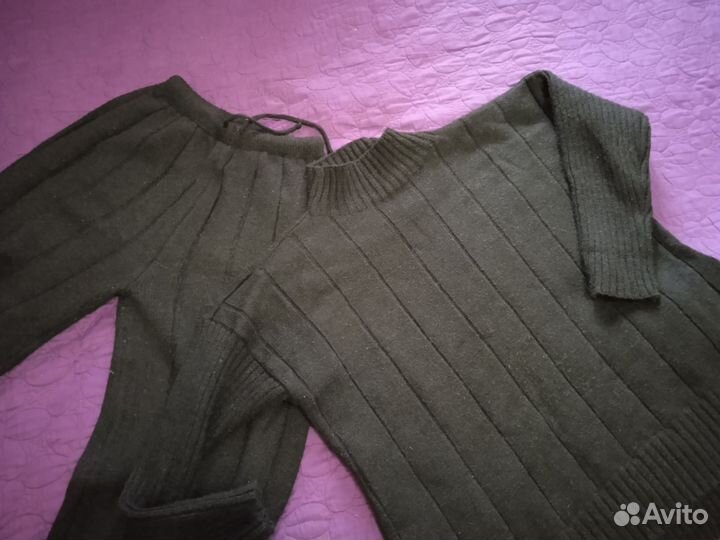 Вязаный трикотажный костюм 46-48