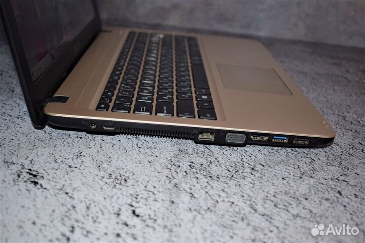 Ноутбук asus на Core i5-5200U/ 920M/ ssd 240 gb