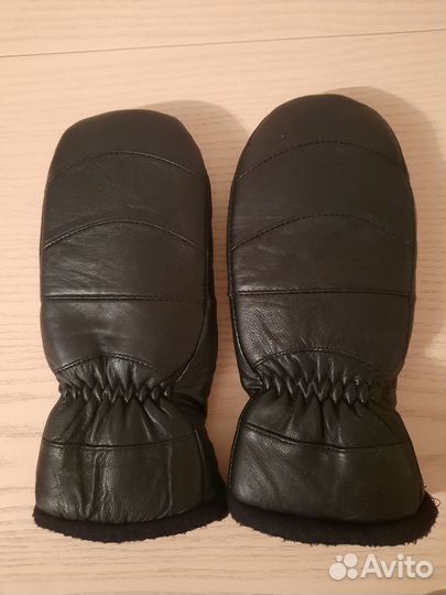 Шлем reima 52 белый, варежки новые кожанные