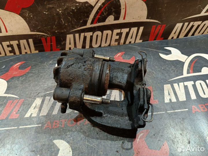 Суппорт тормозной передний правый Volvo S80 седан