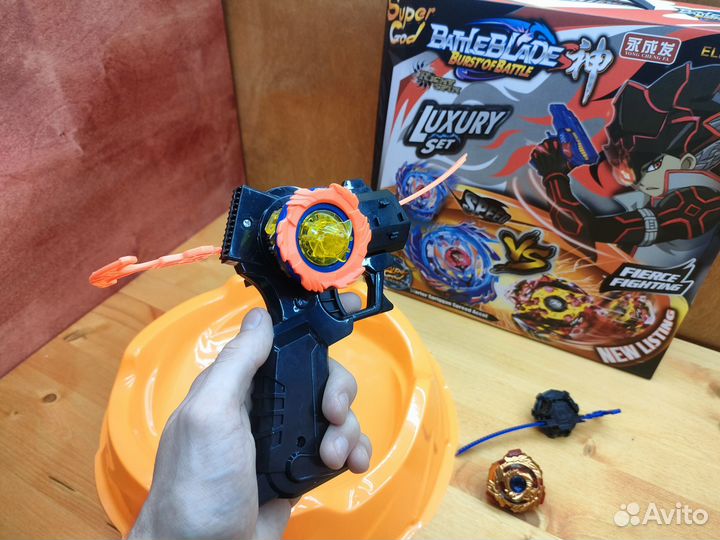 Бейблэйд арена Beyblade + 2 волчка + 2 пускатора