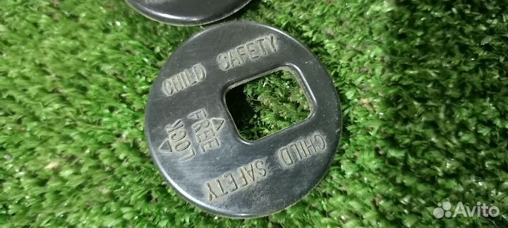 Заглушки переключателей зад.замков максима а32