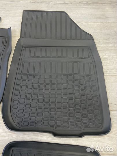 Оригинальные резиновые ковры Renault Duster 1 4x2